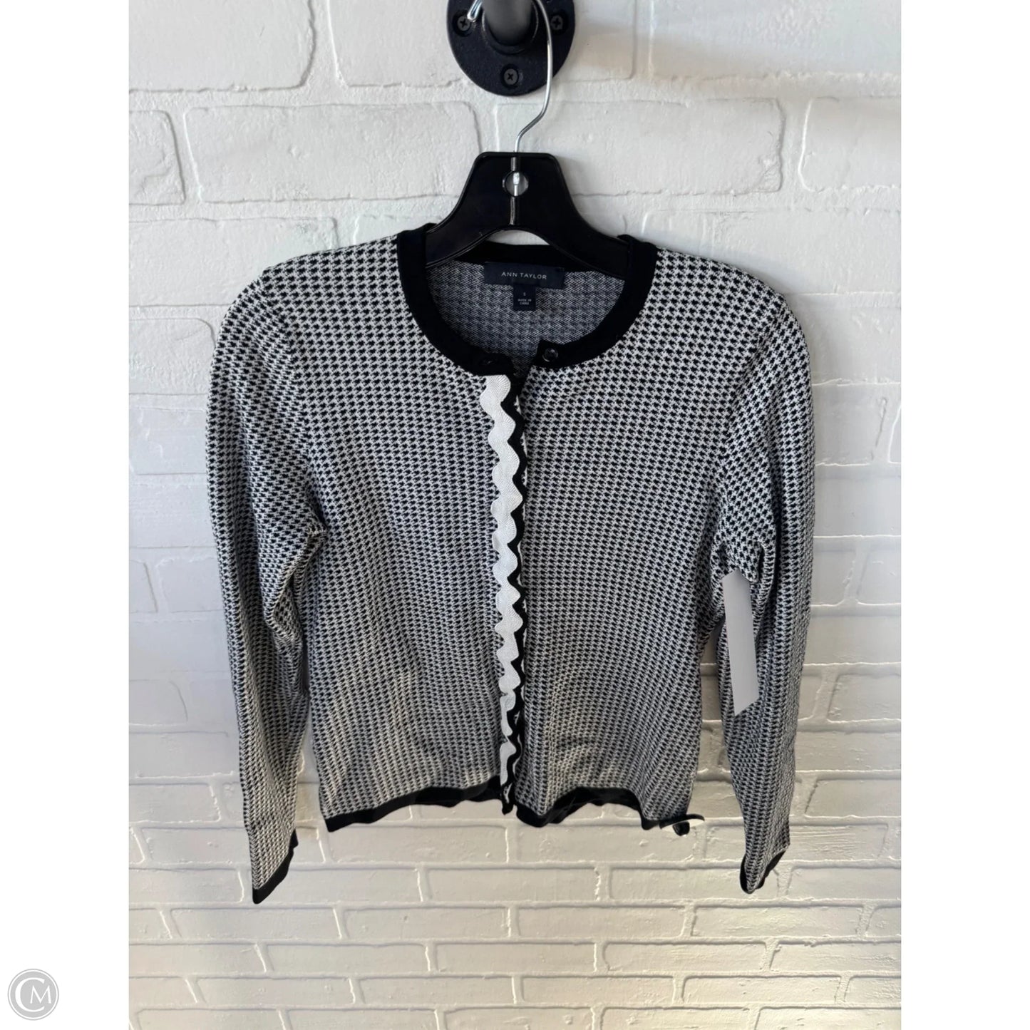 Sweater Cardigan By Ann Taylor In Black & White, Size: S