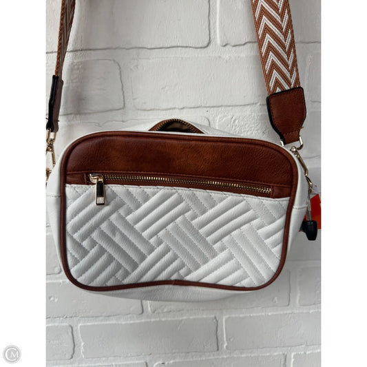 Crossbody By Clothes Mentor, Size: Medium