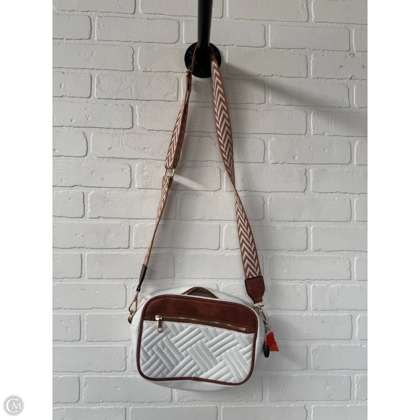 Crossbody By Clothes Mentor, Size: Medium