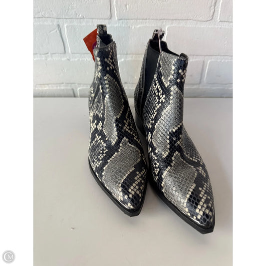 Boots Ankle Heels By Marc Fisher In Snakeskin Print, Size: 5.5