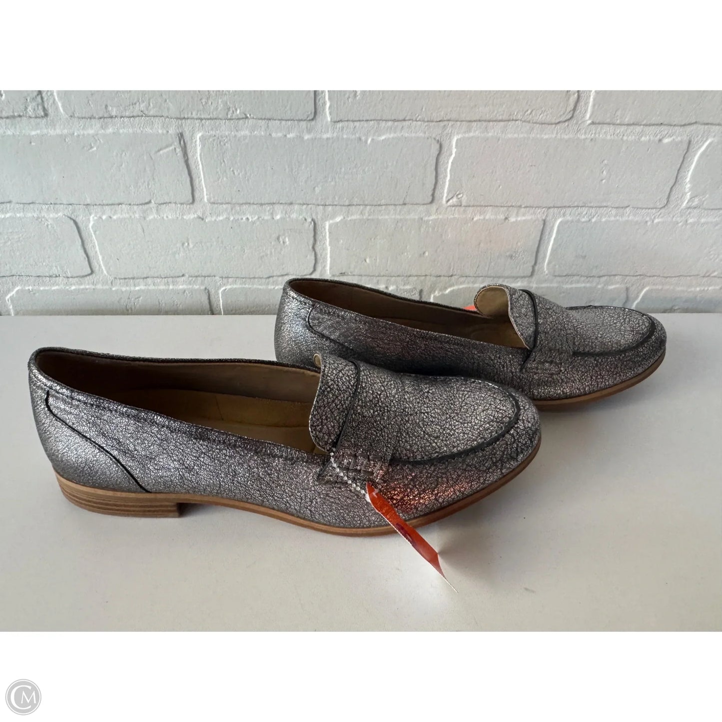 Shoes Flats By Naturalizer In Silver, Size: 11