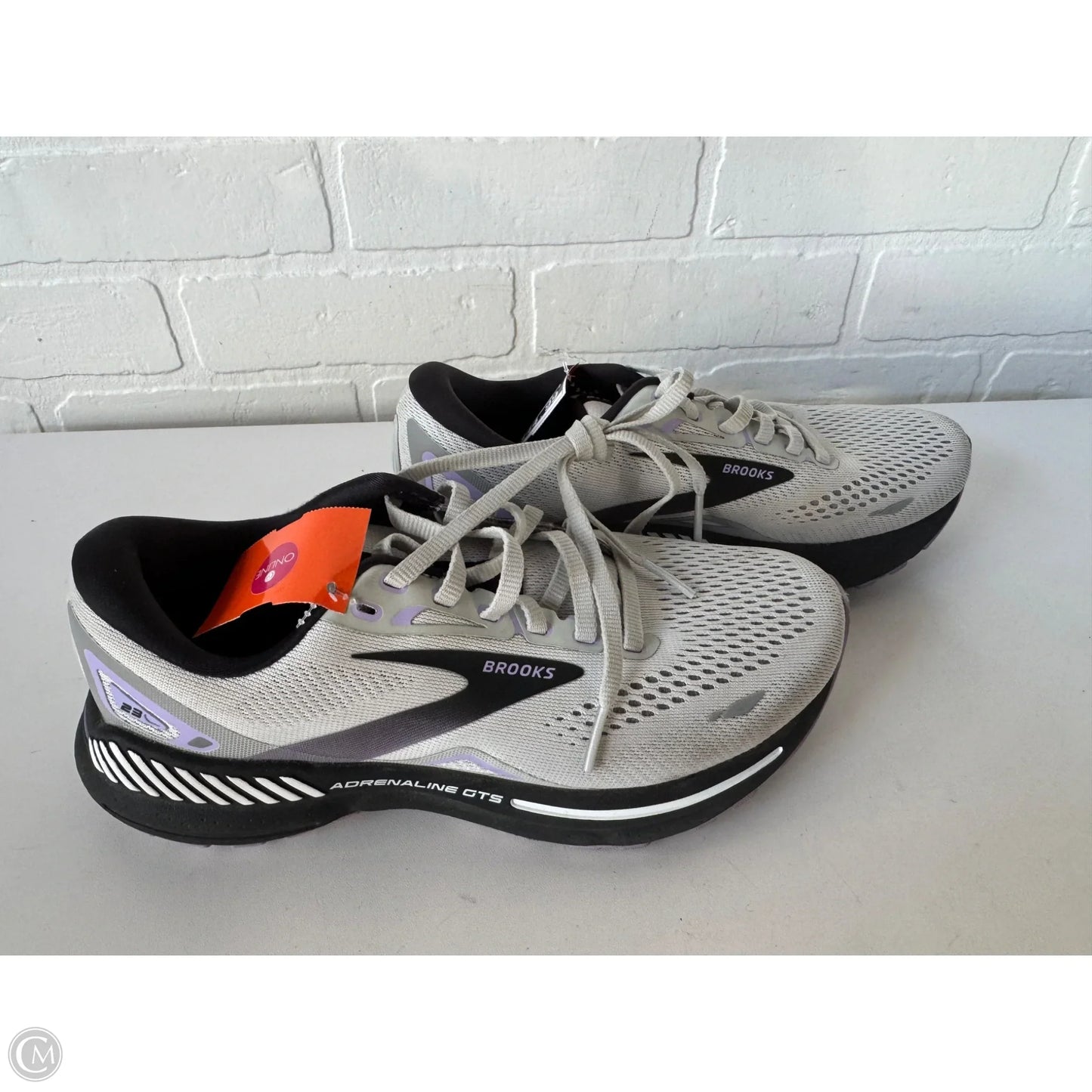 Shoes Athletic By Brooks In Grey & Purple, Size: 6