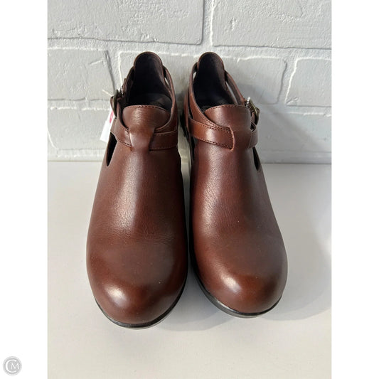 Shoes Heels Wedge By Dansko In Brown, Size: 7.5