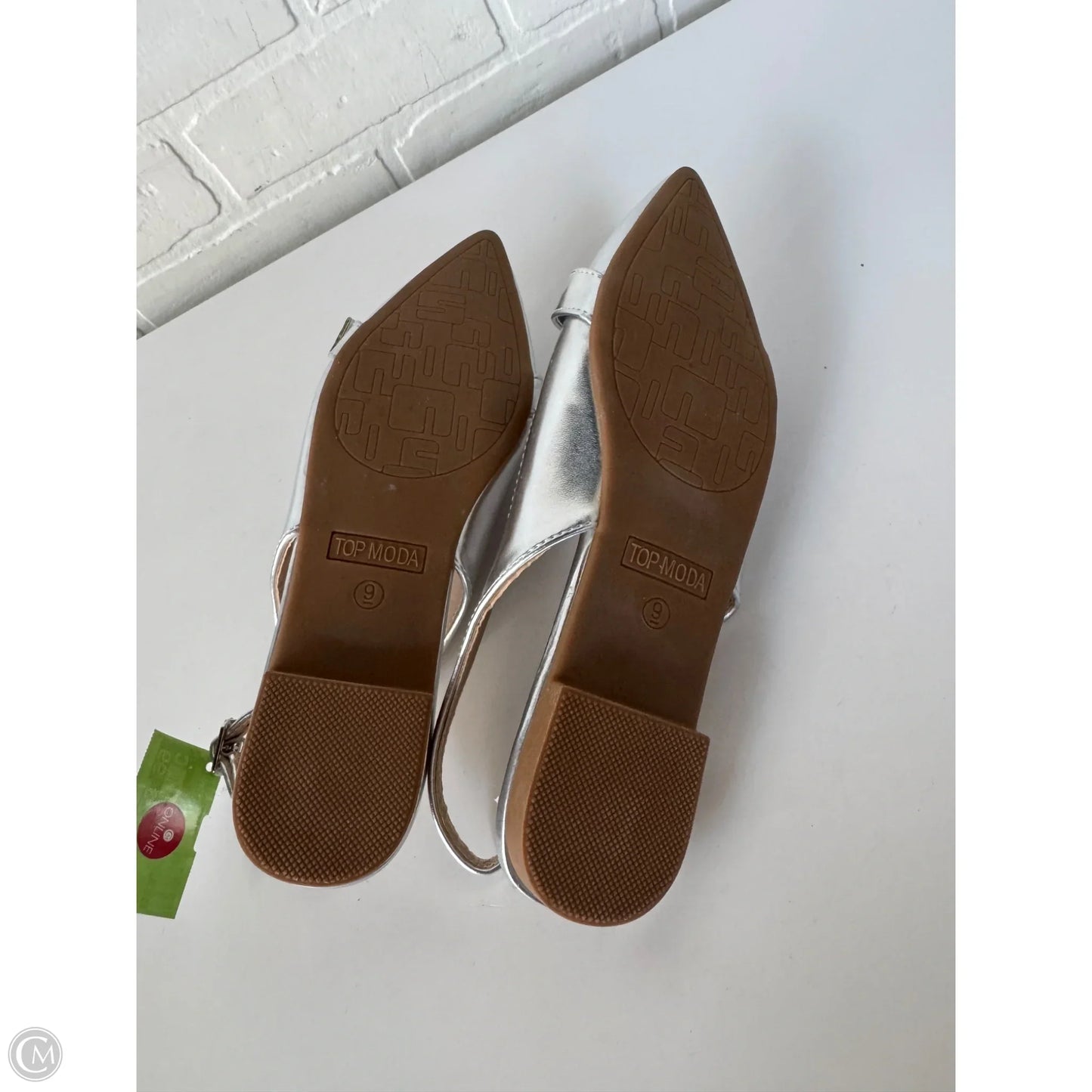 Shoes Flats By Top Moda In Silver, Size: 9