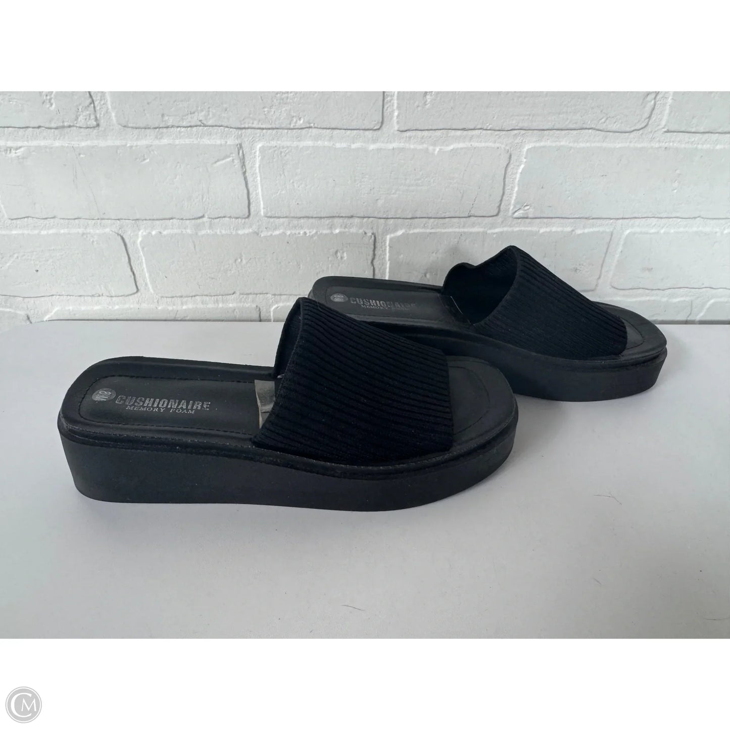Sandals Flats By Cushionaire In Black, Size: 8.5