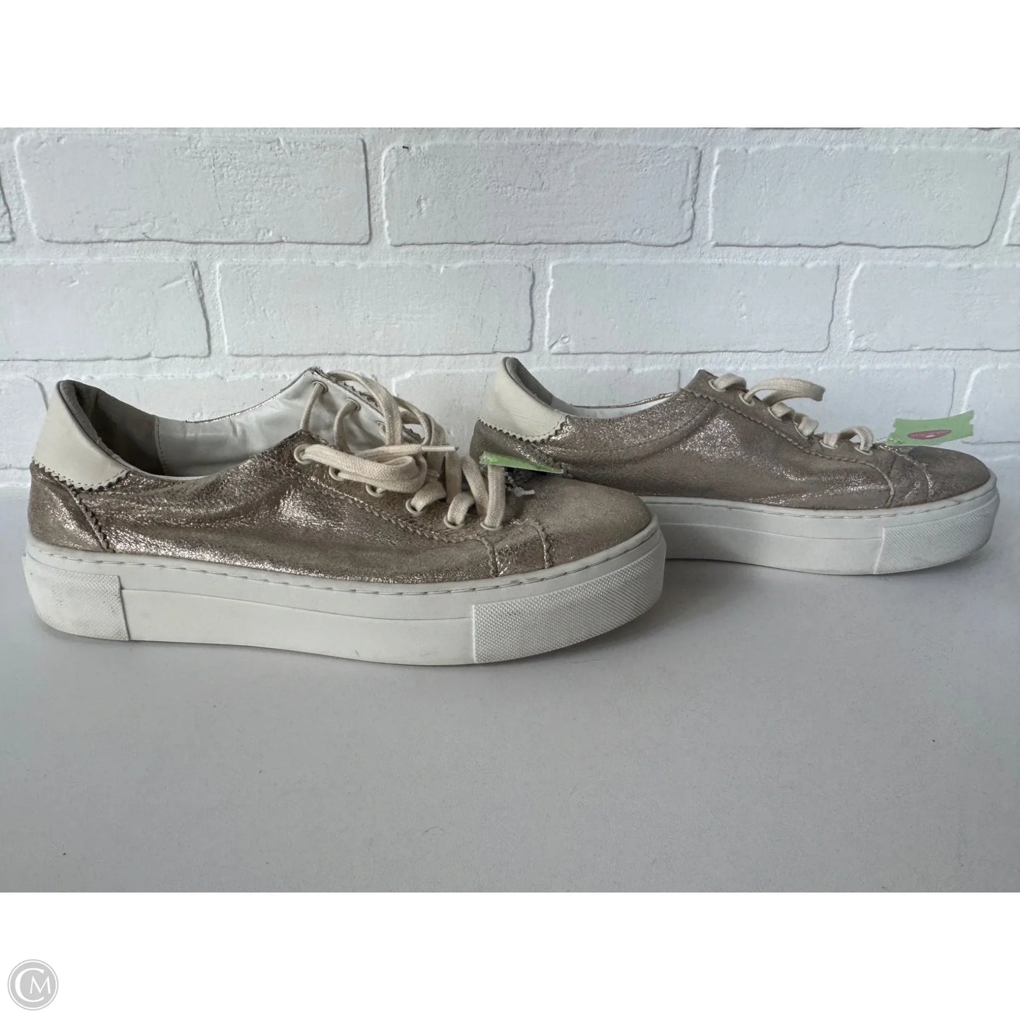 Shoes Sneakers By Paige In Gold, Size: 9.5