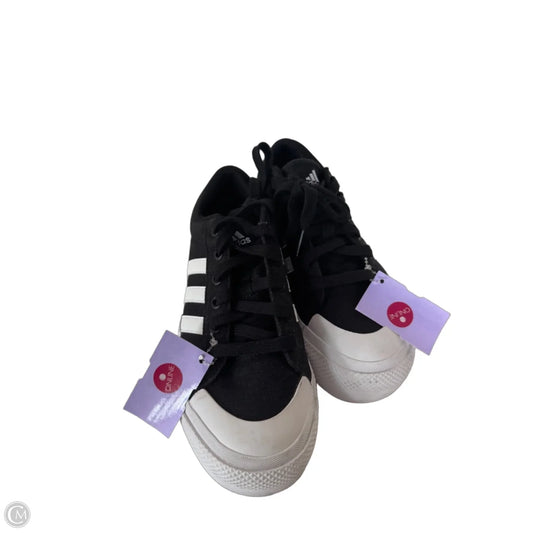 Shoes Sneakers By Adidas In Black & White, Size: 5.5