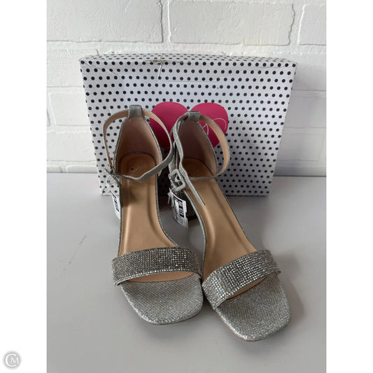 Sandals Heels Block By Clothes Mentor In Silver, Size: 8.5