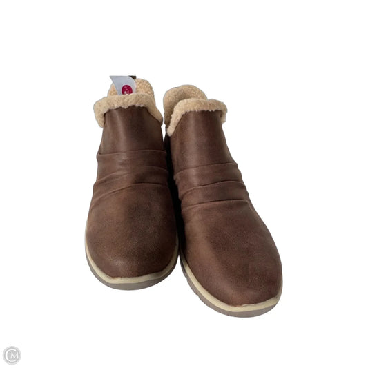 Boots Ankle Flats By Skechers In Brown & Cream, Size: 10