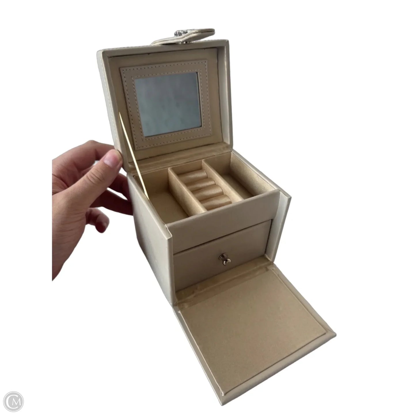 Jewelry Case By Clothes Mentor, Size: Small