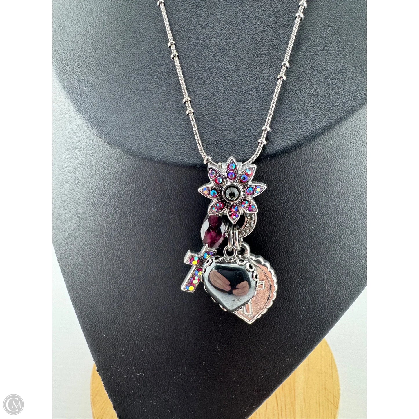 Necklace Charm By Clothes Mentor