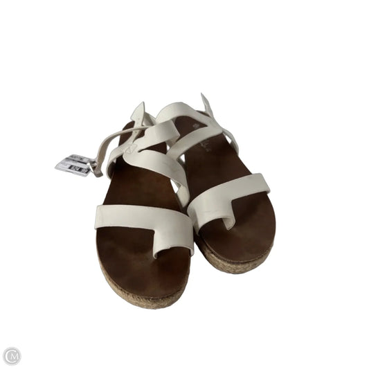 Sandals Flats By Spring Step In White, Size: 7.5