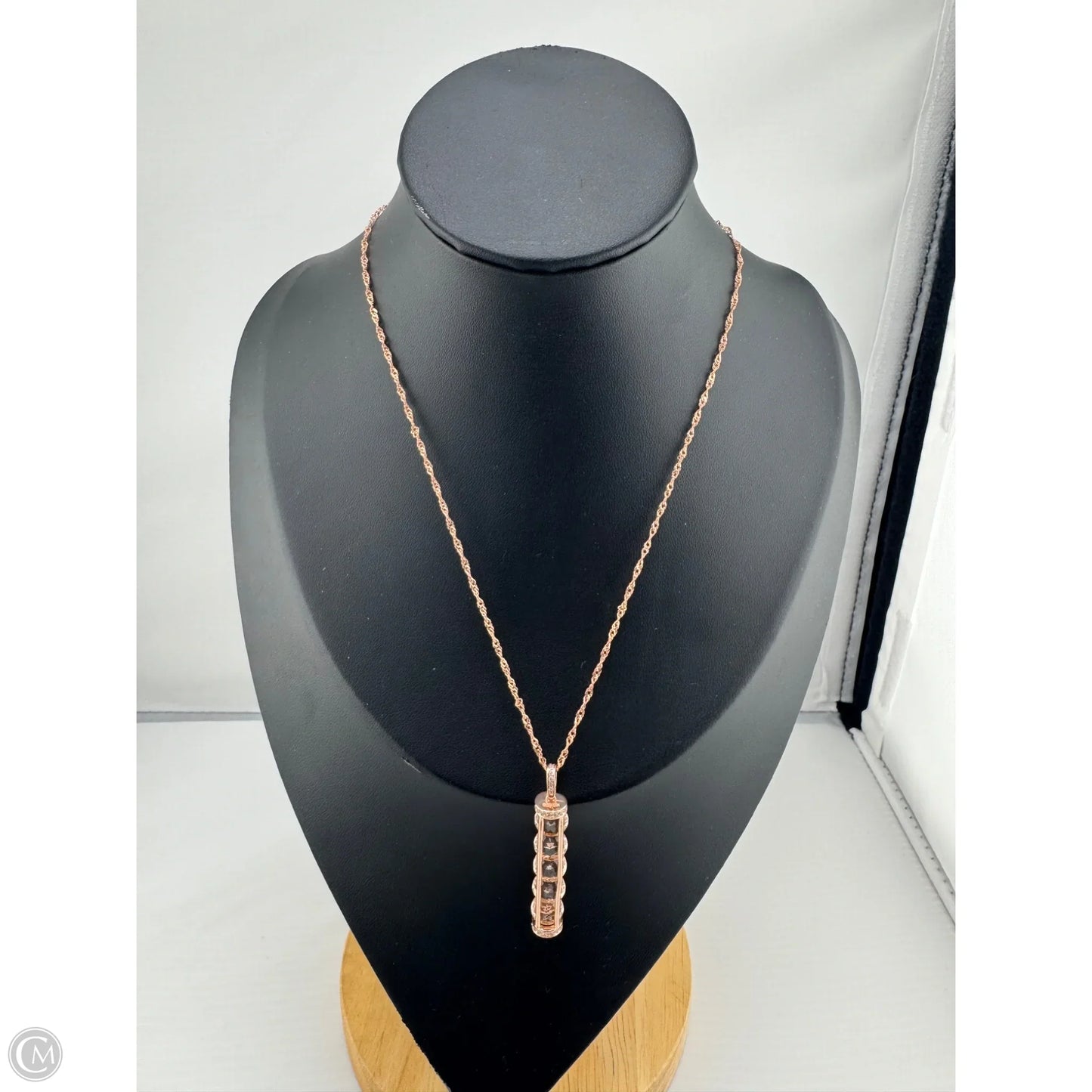 Necklace Pendant By Clothes Mentor