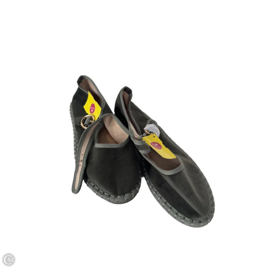 Shoes Flats By Clothes Mentor In Green, Size: 7.5