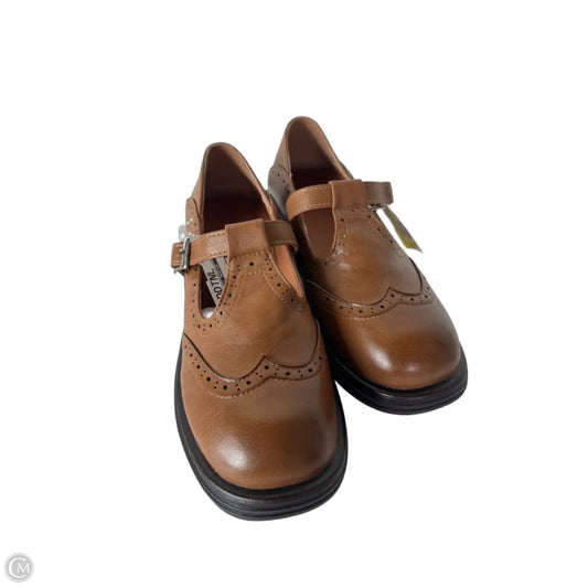 Shoes Flats By Clothes Mentor In Brown, Size: 6.5