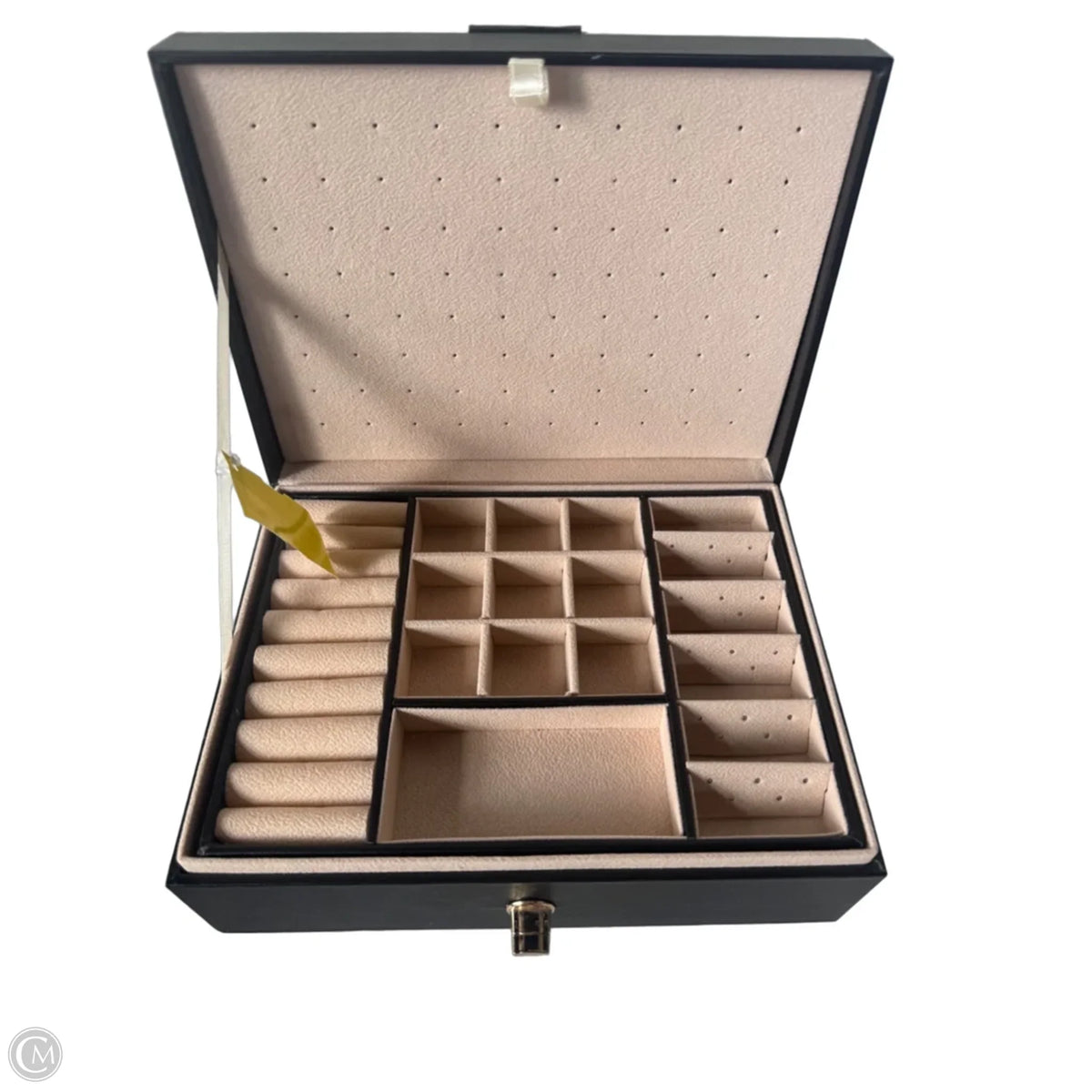 Jewelry Case By Clothes Mentor, Size: Medium