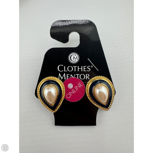 Earrings Stud By Cmc