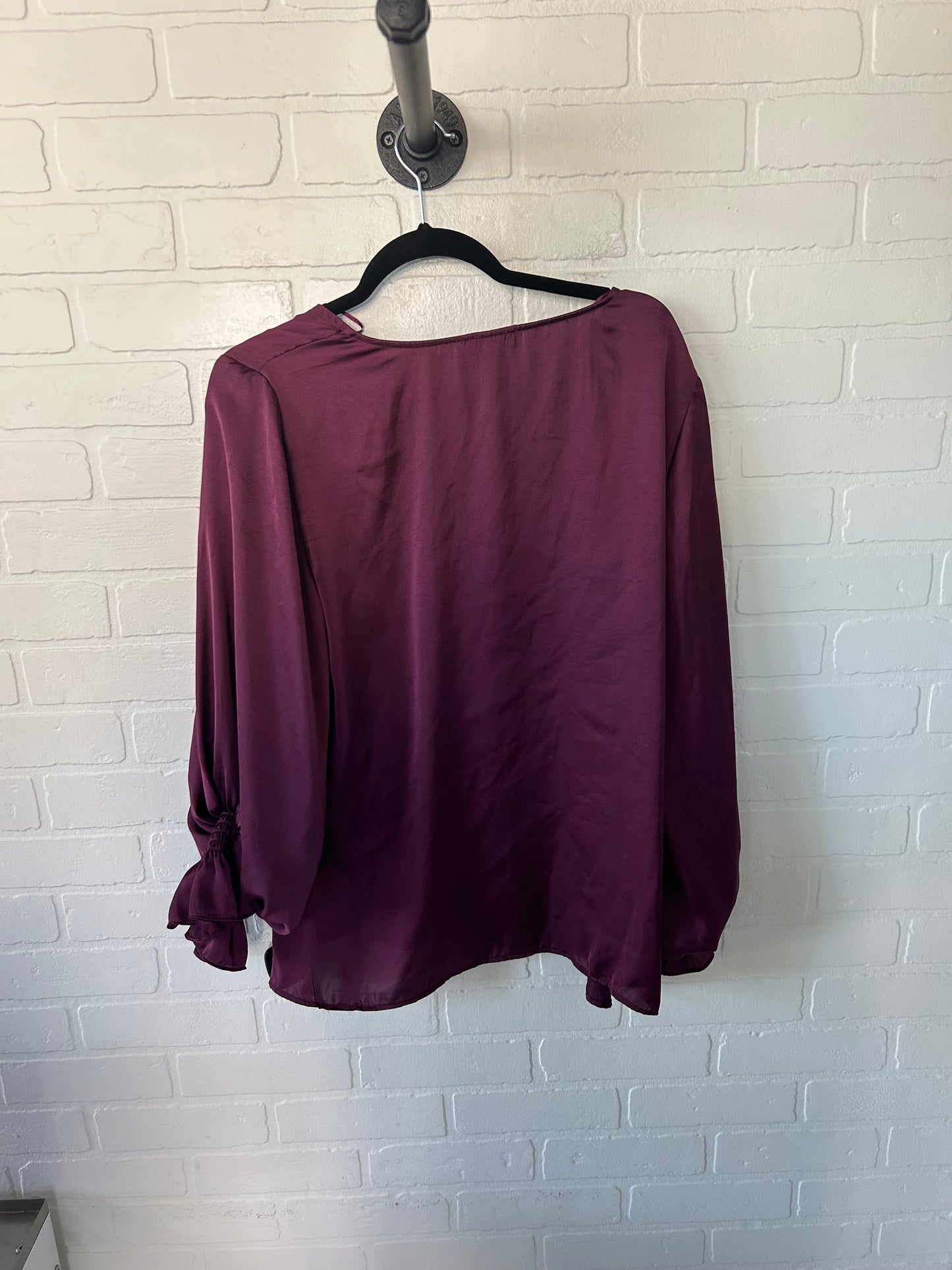 Blouse Long Sleeve By Vince Camuto In Burgundy, Size: Xl