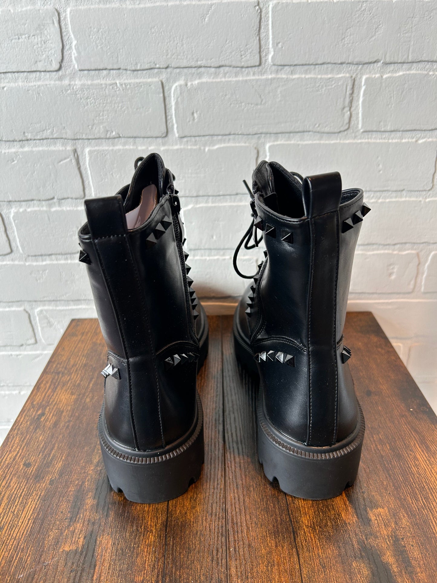 Boots Combat By Olivia Miller  Size: 9.5