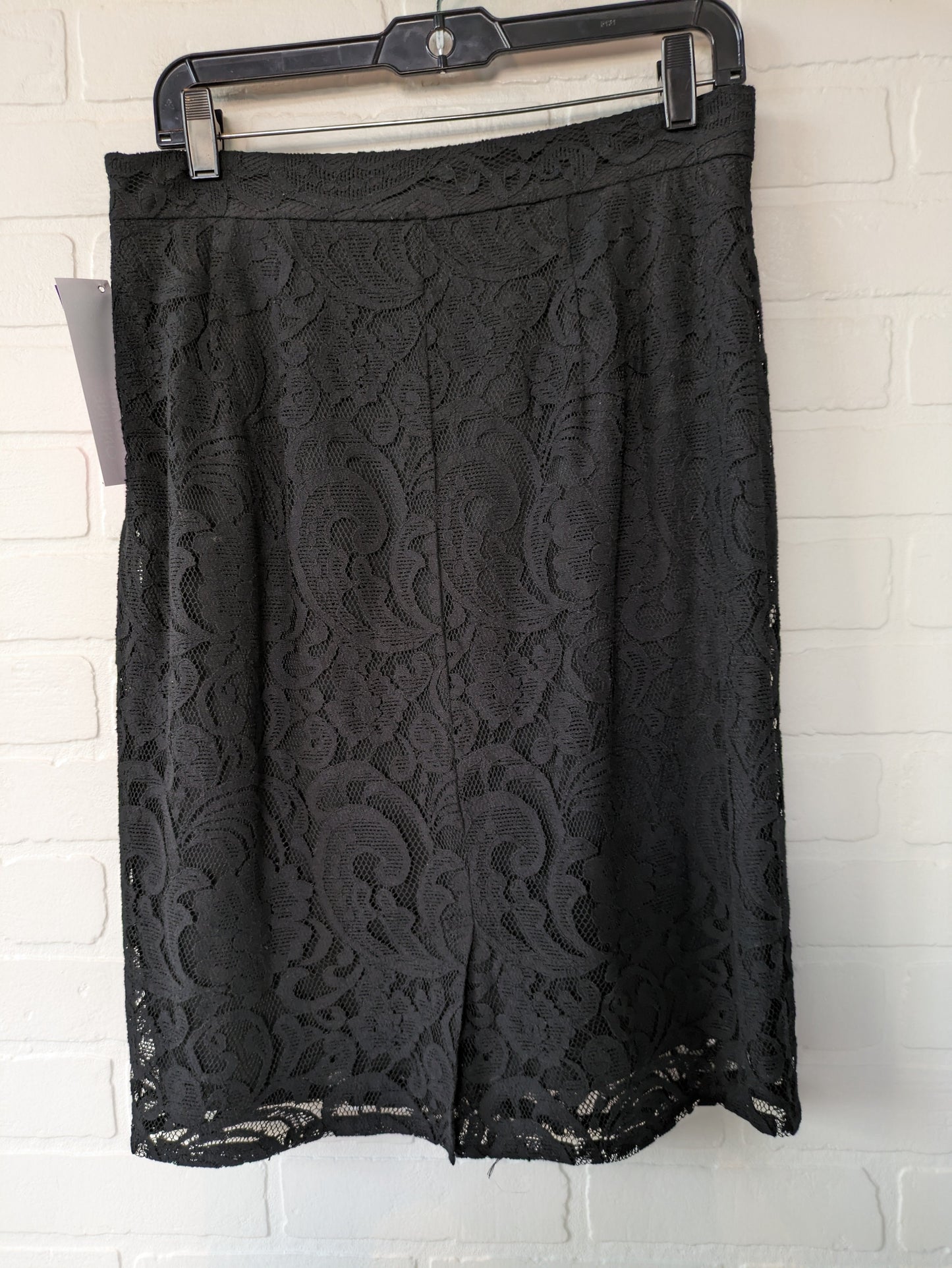 Black Skirt Midi Chicos, Size 6