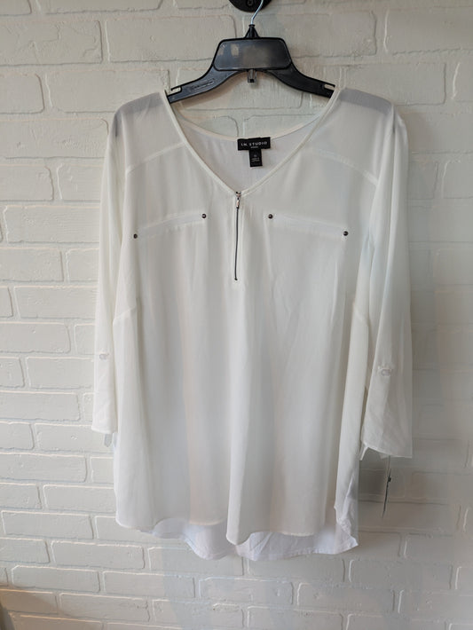 White Top Long Sleeve In Studio, Size 1x