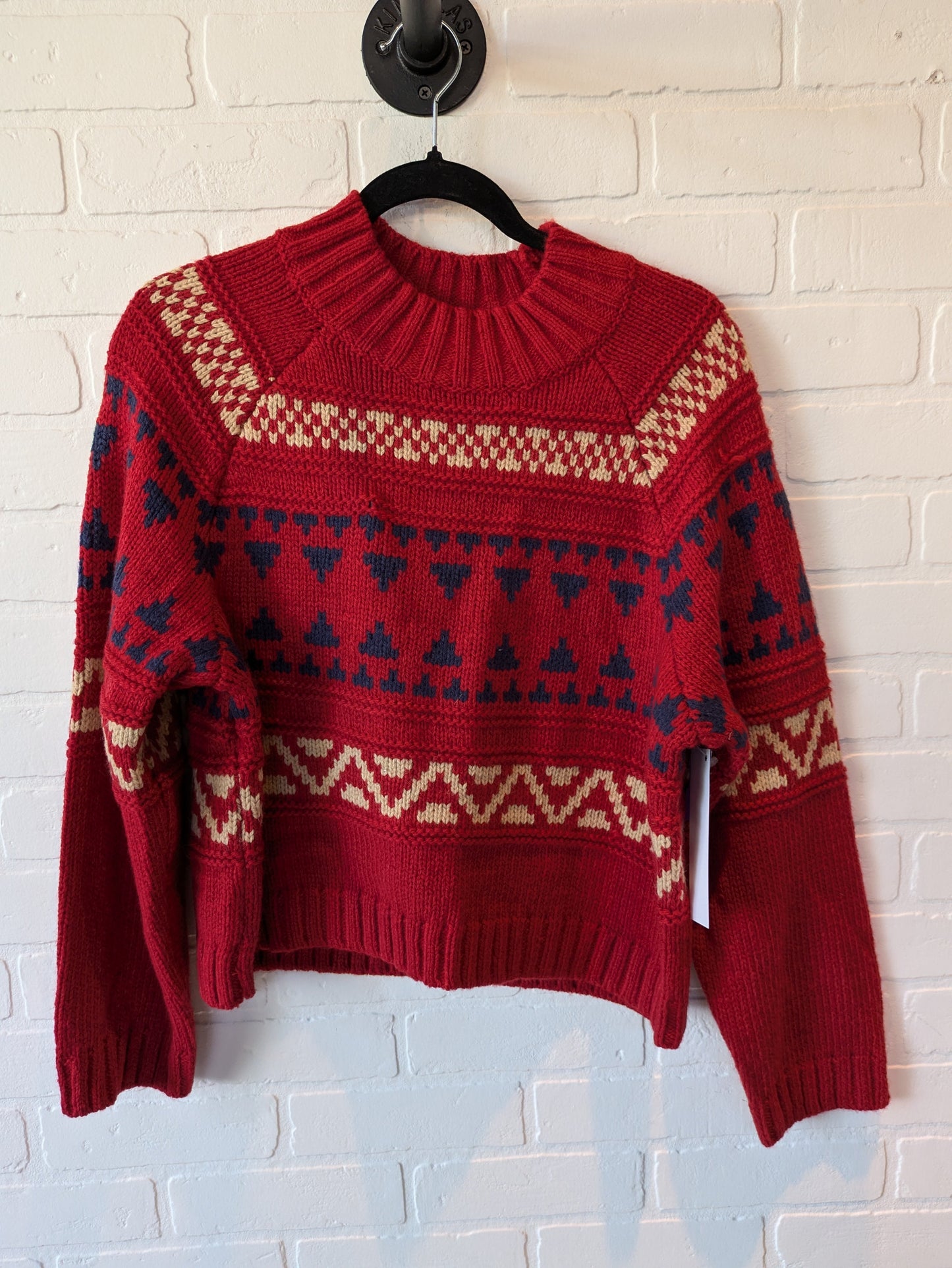 Red Sweater Universal Thread, Size M