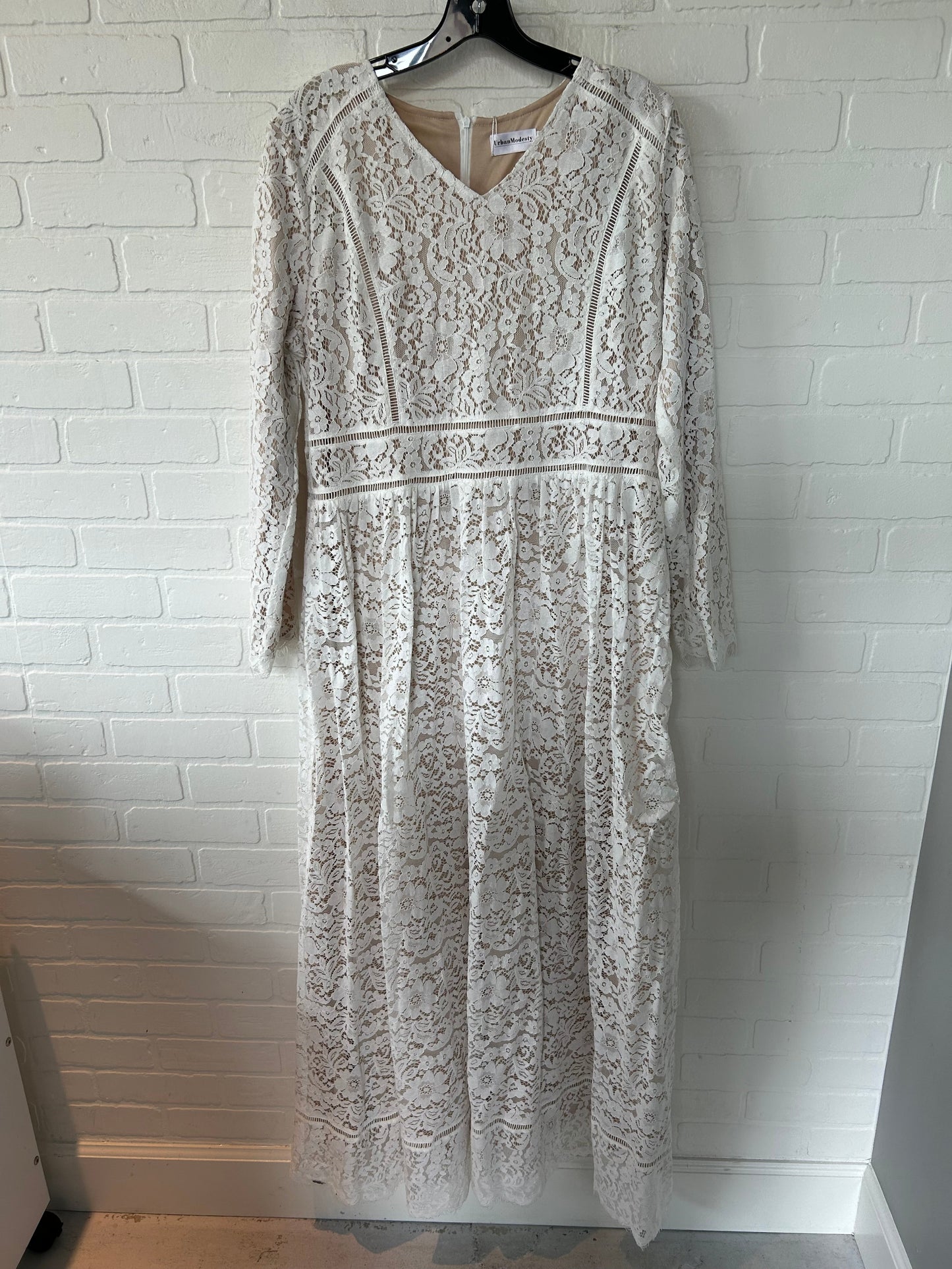 White Dress Party Long Clothes Mentor, Size 1x