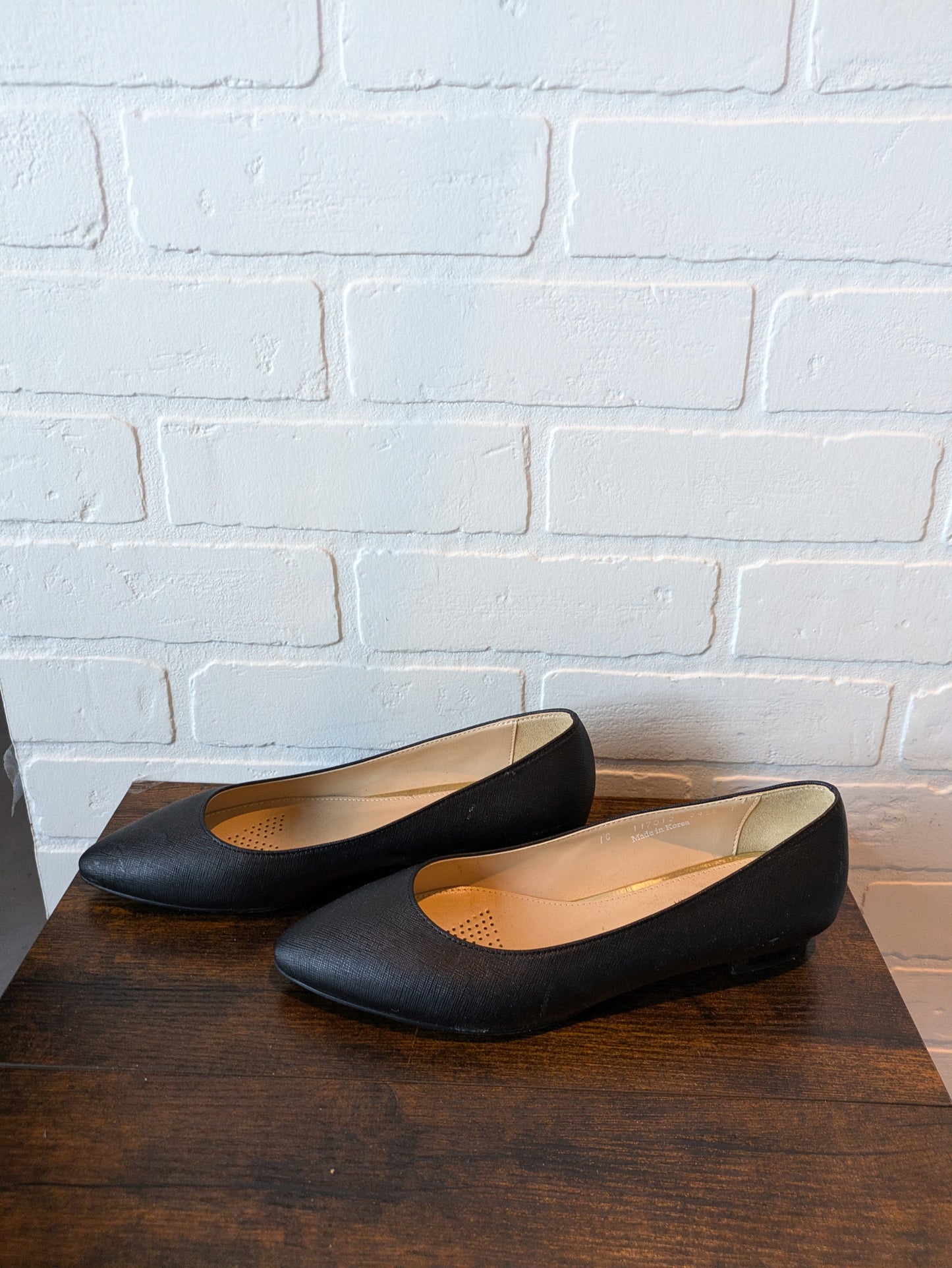 Black Shoes Flats Mishall, Size 8