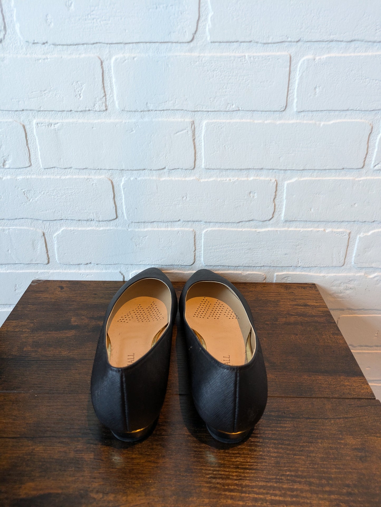 Black Shoes Flats Mishall, Size 8