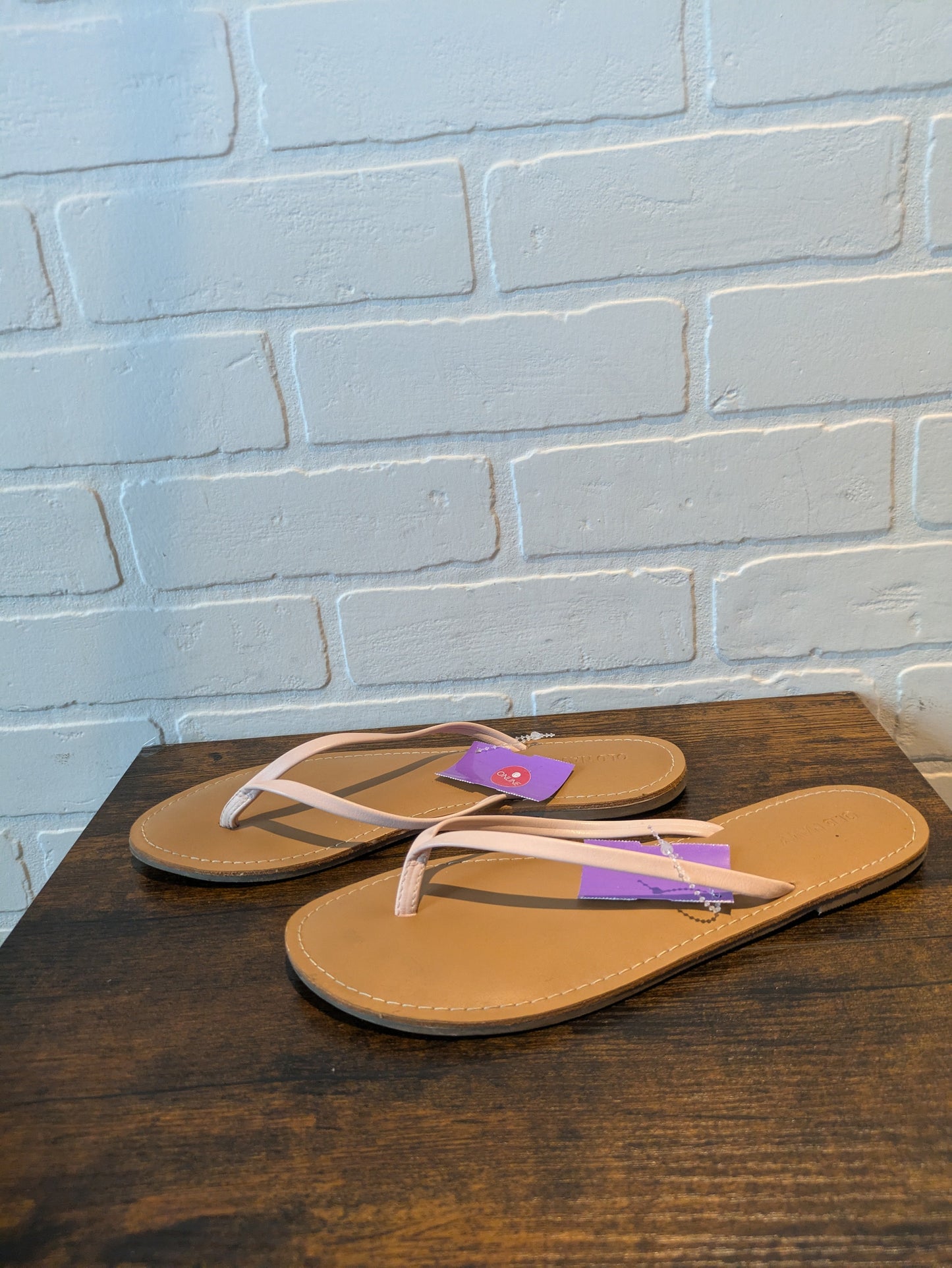 Pink Sandals Flip Flops Old Navy, Size 8