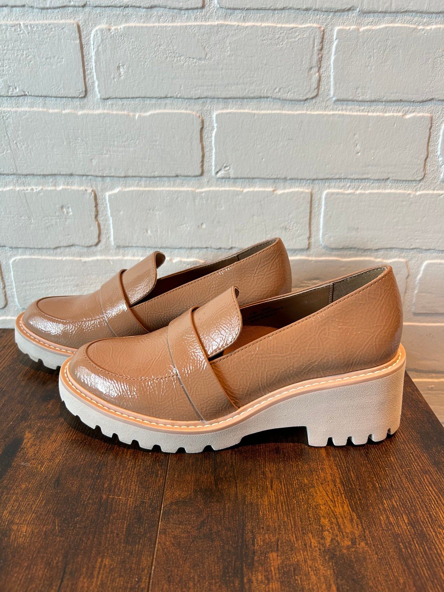 Tan Shoes Flats Dolce Vita, Size 6.5