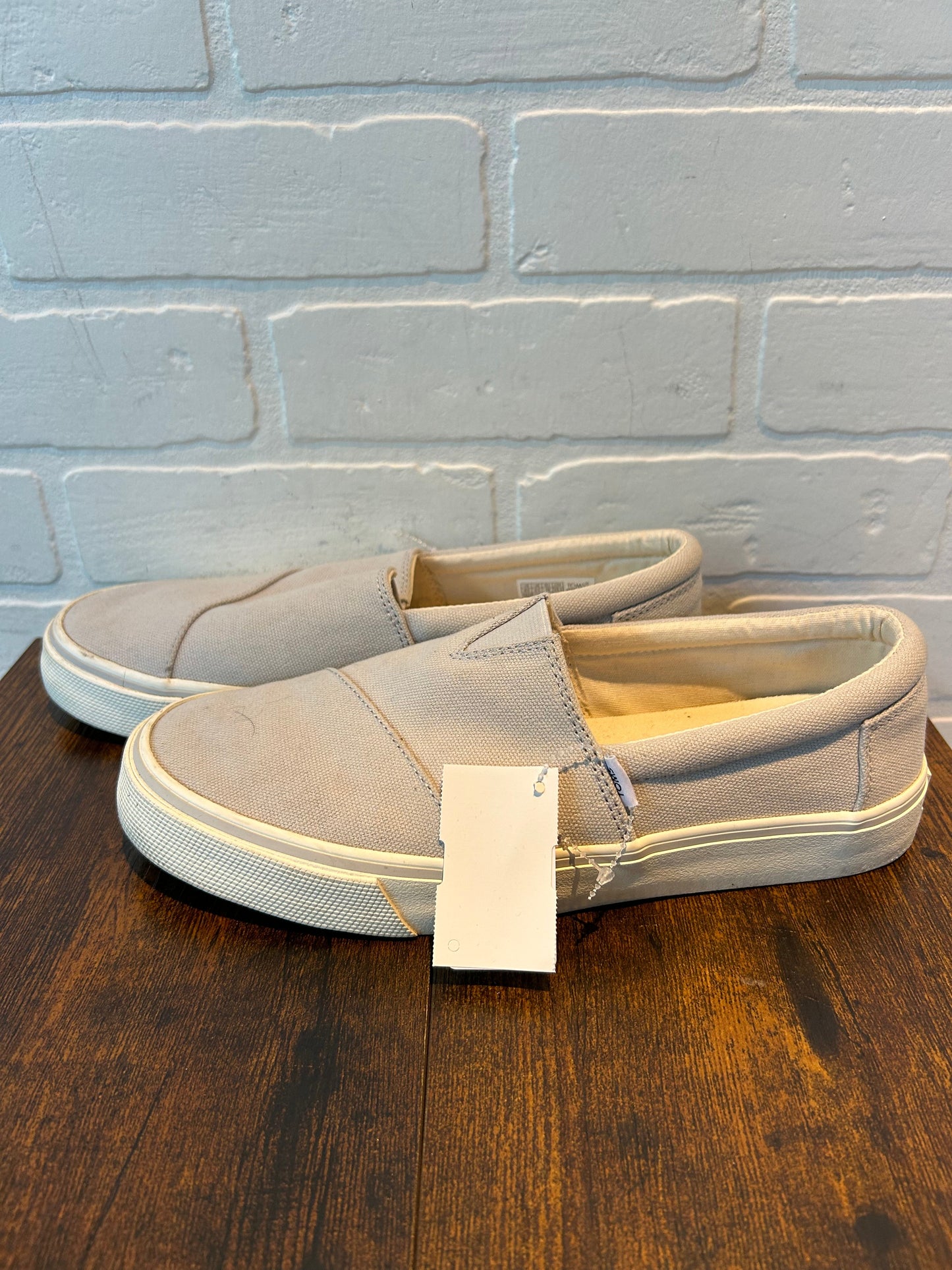 Grey Shoes Sneakers Toms, Size 8.5