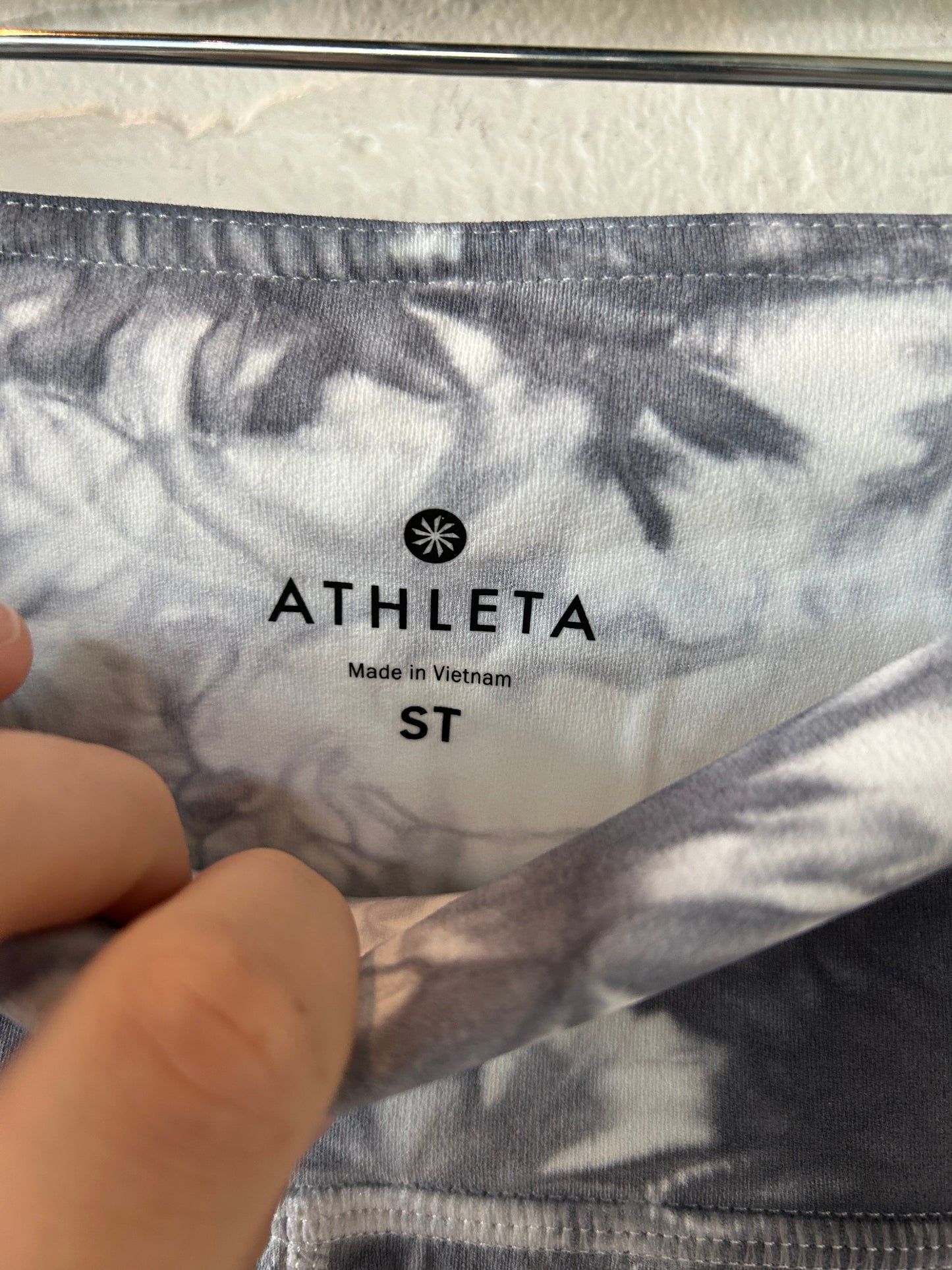 Grey & White Athletic Leggings Athleta, Size 4