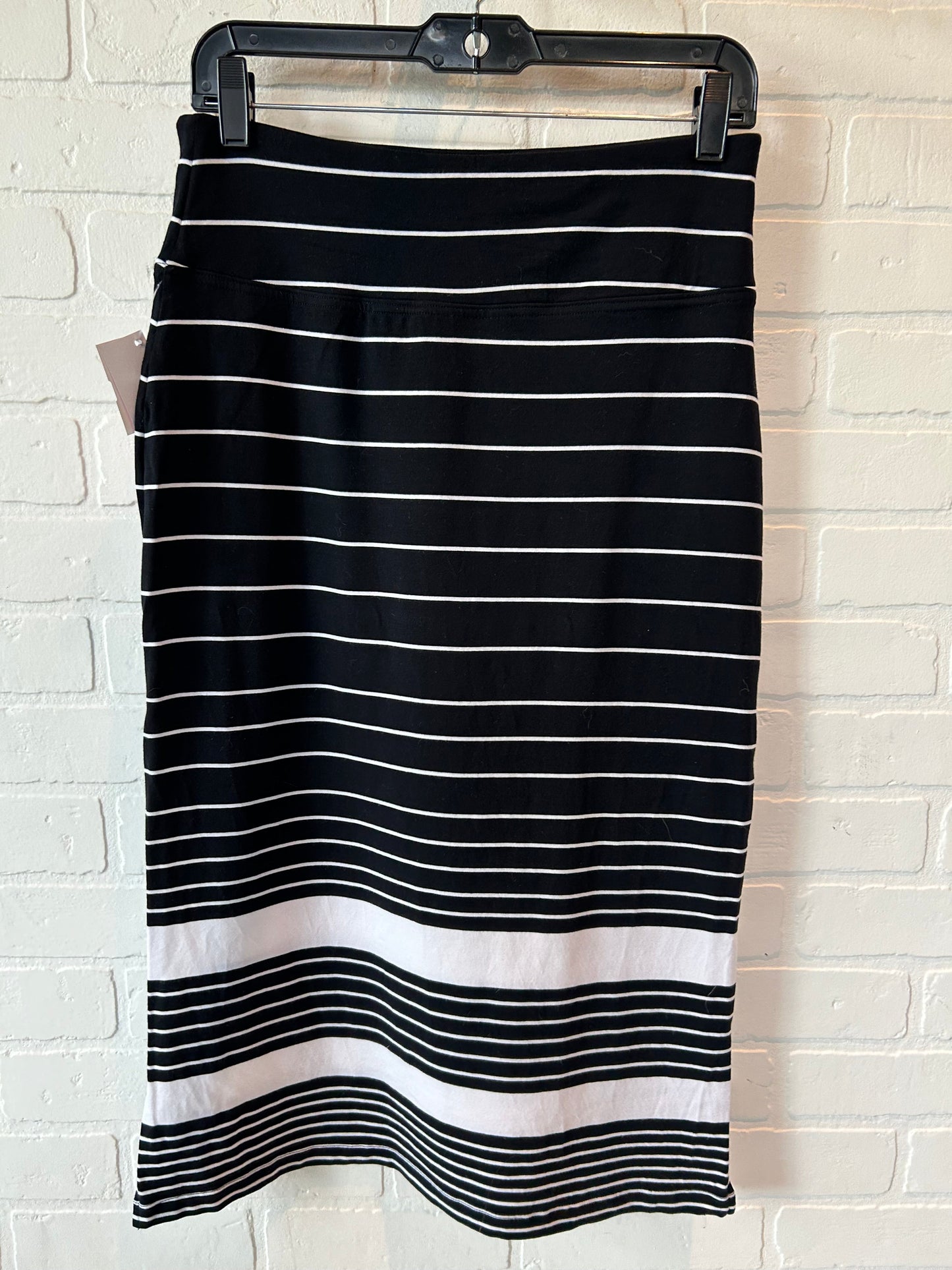 Skirt Midi By Athleta In Black & White, Size: 4