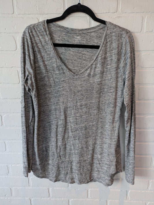 Top Long Sleeve Basic By Old Navy In Grey, Size: M