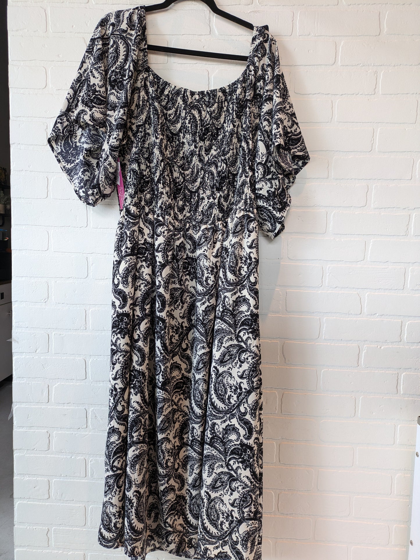 Dress Casual Maxi By Clothes Mentor In Black & Cream, Size: 4x