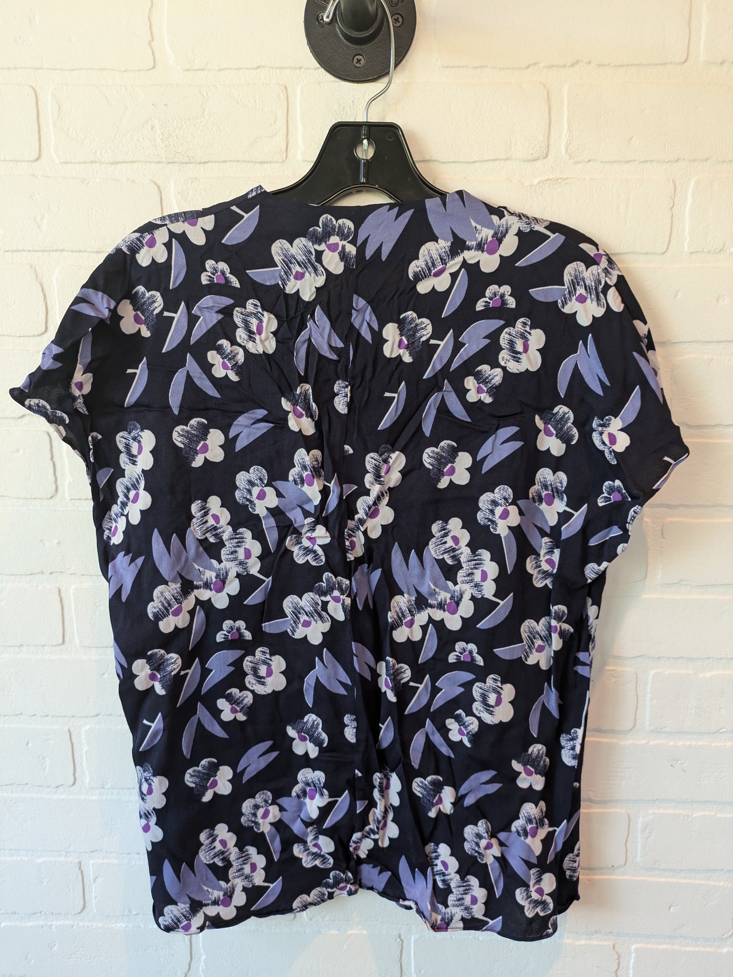 Top Short Sleeve By Clothes Mentor In Purple, Size: M