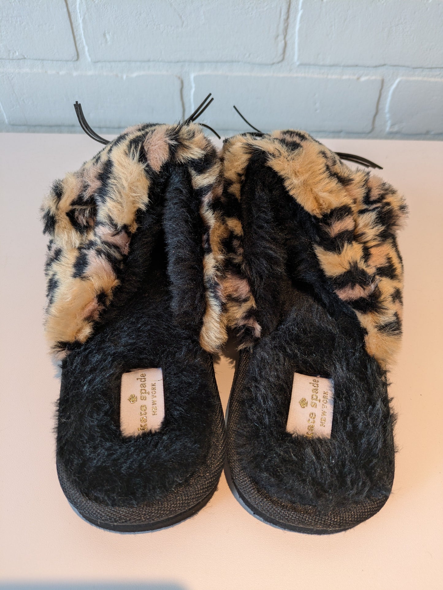 Slippers Designer By Kate Spade In Animal Print