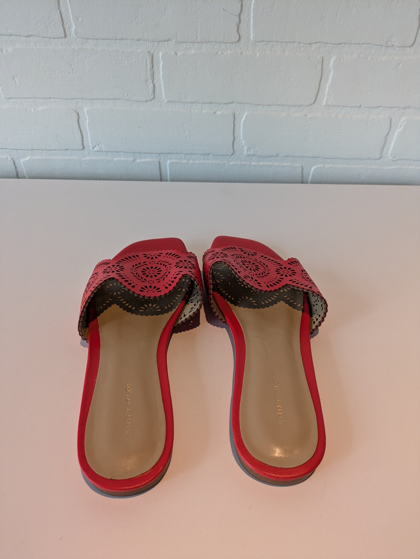 Sandals Flats By Ann Taylor In Red, Size: 6.5