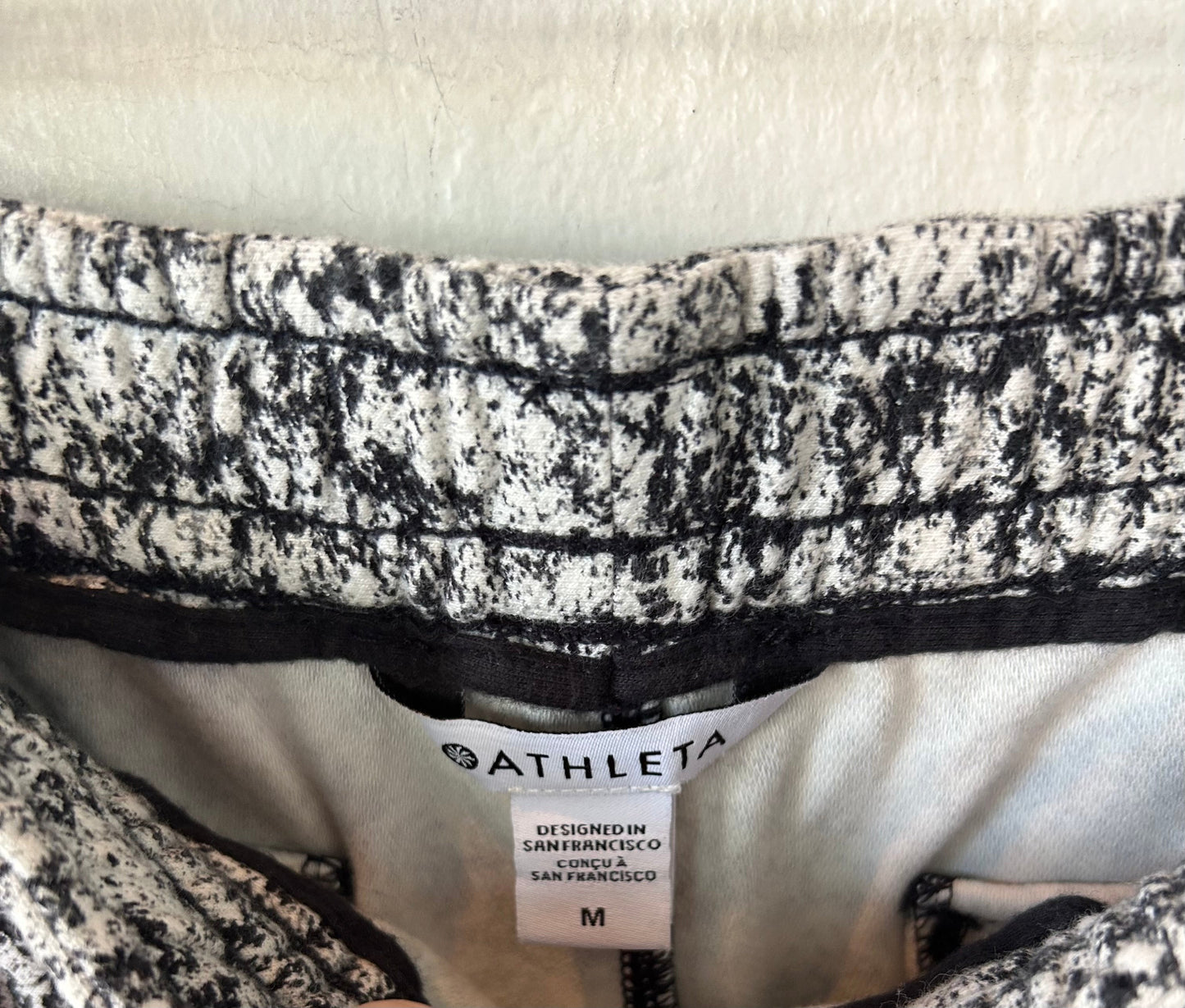 Athletic Shorts By Athleta In Black & White, Size: 8