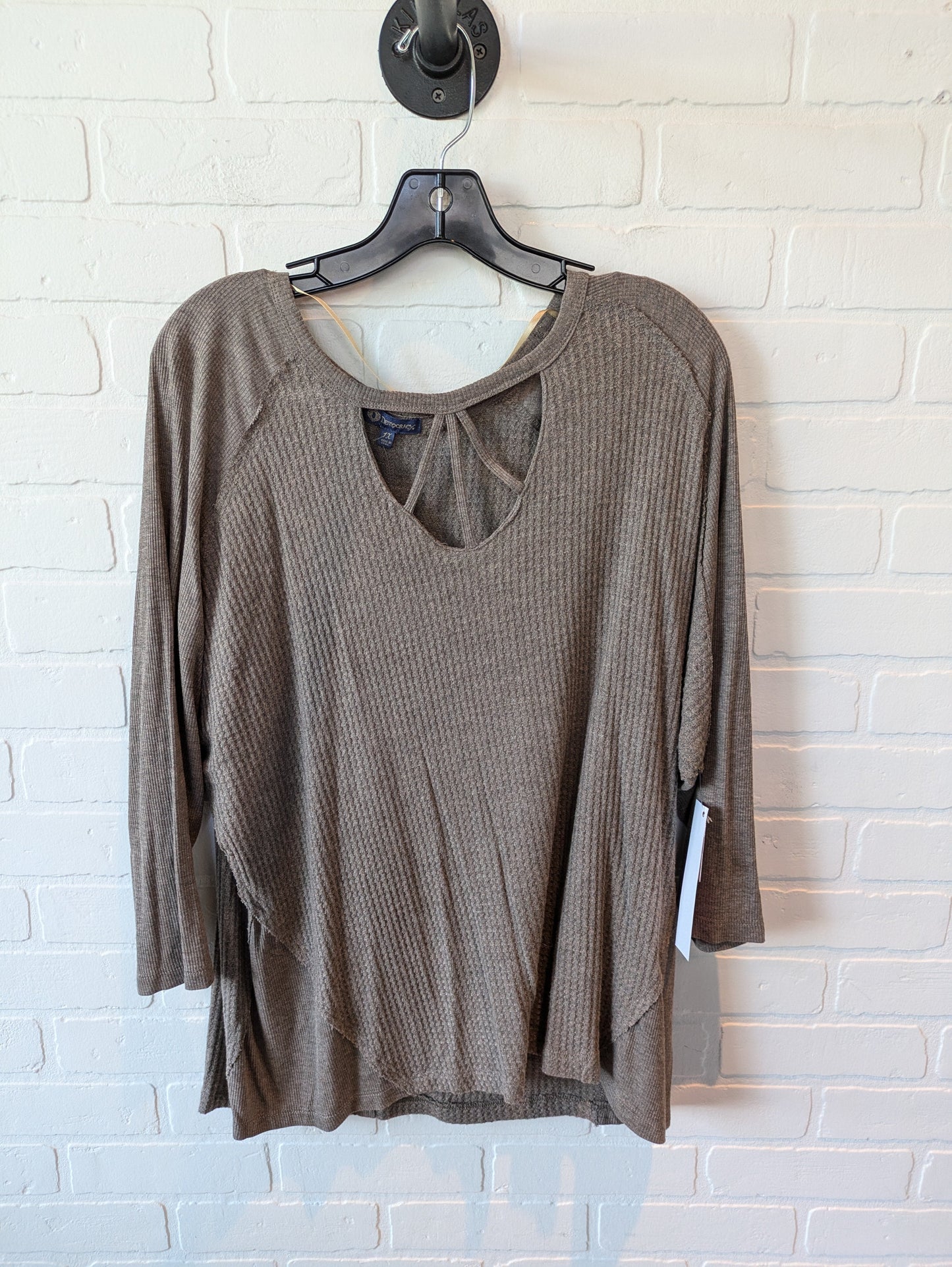 Top Long Sleeve By Democracy In Brown, Size: 1x