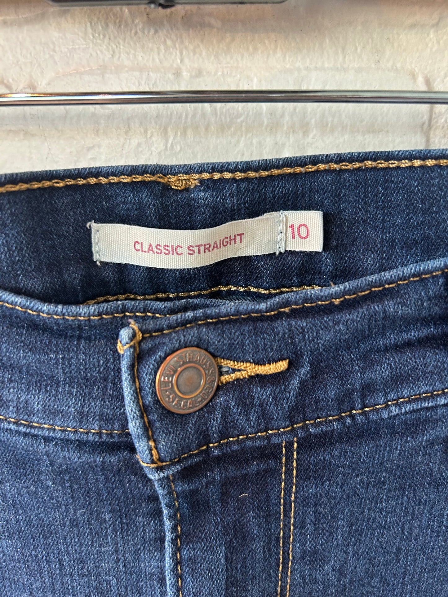 Jeans Straight By Levis In Blue Denim, Size: 10