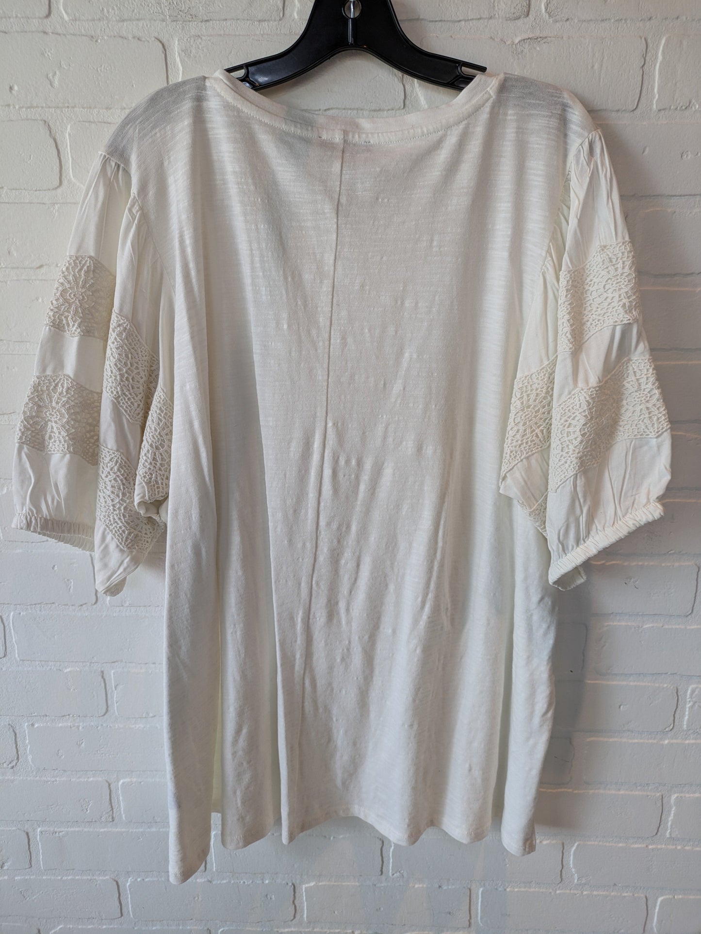 Top Short Sleeve By Lane Bryant In White, Size: 1x