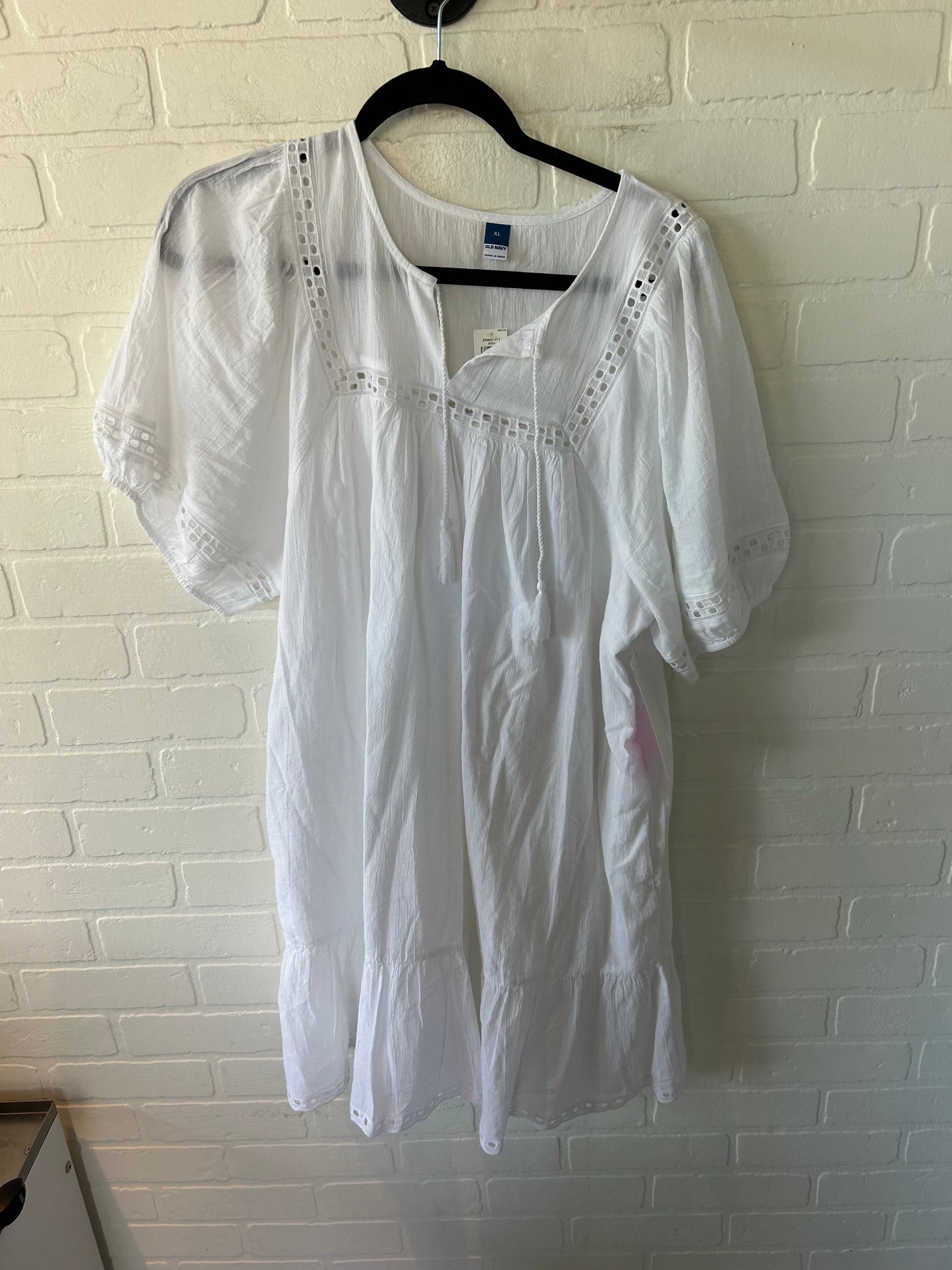 Dress Casual Short By Old Navy In White, Size: Xl