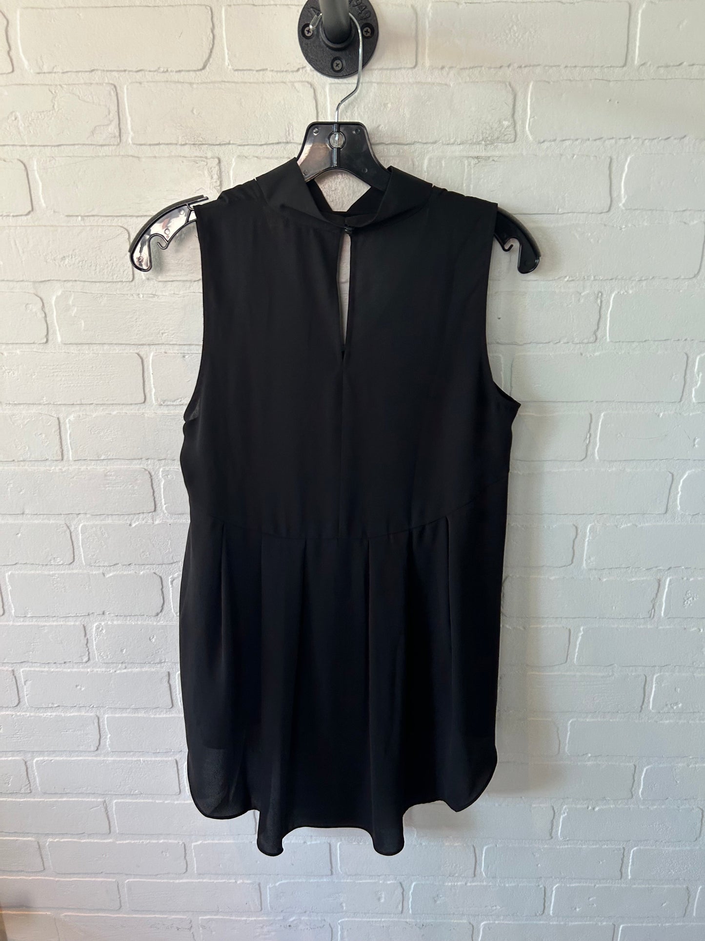 Top Sleeveless By Vince Camuto In Black, Size: Xs