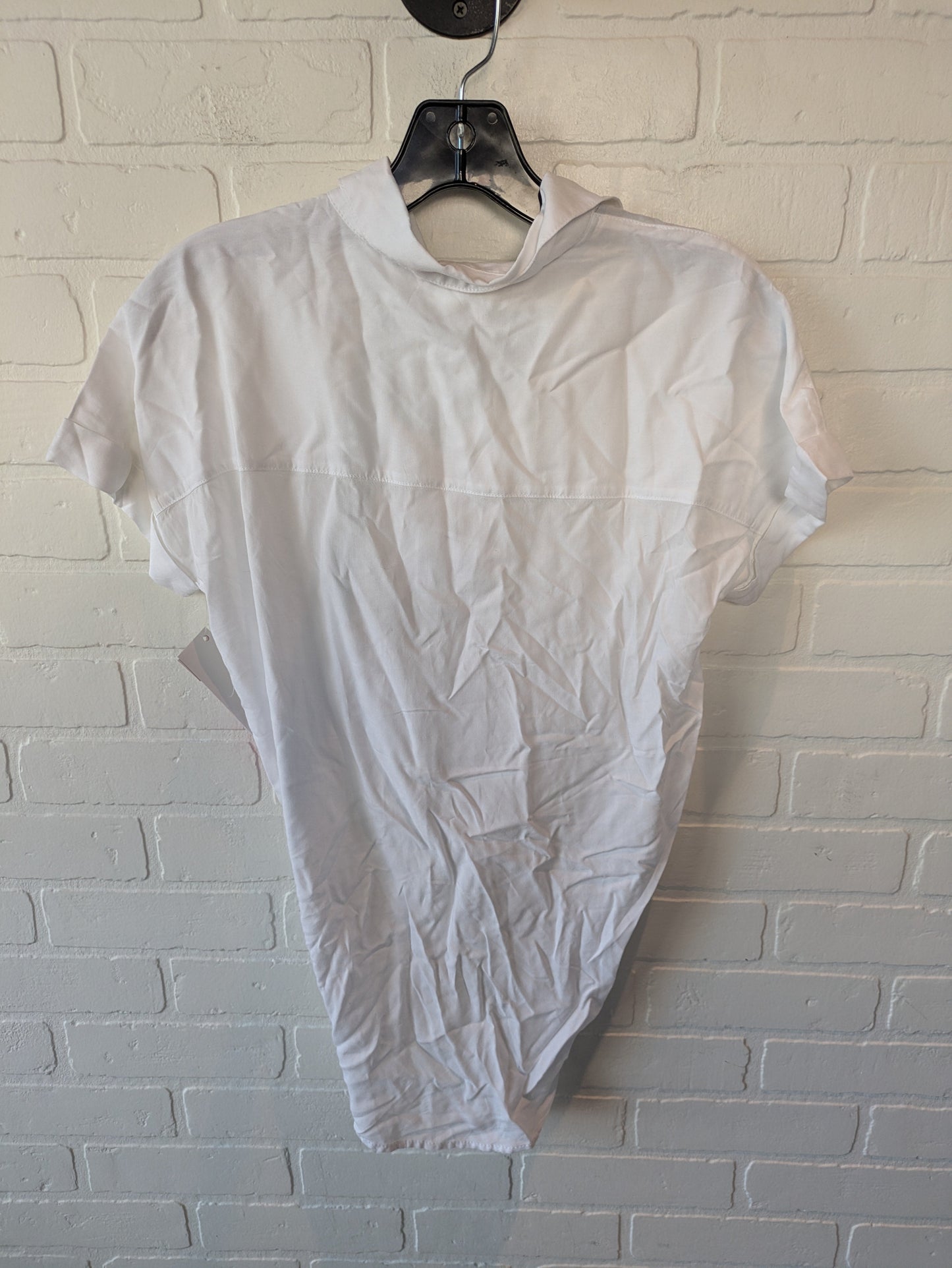 Top Short Sleeve By Beachlunchlounge In White, Size: Xs