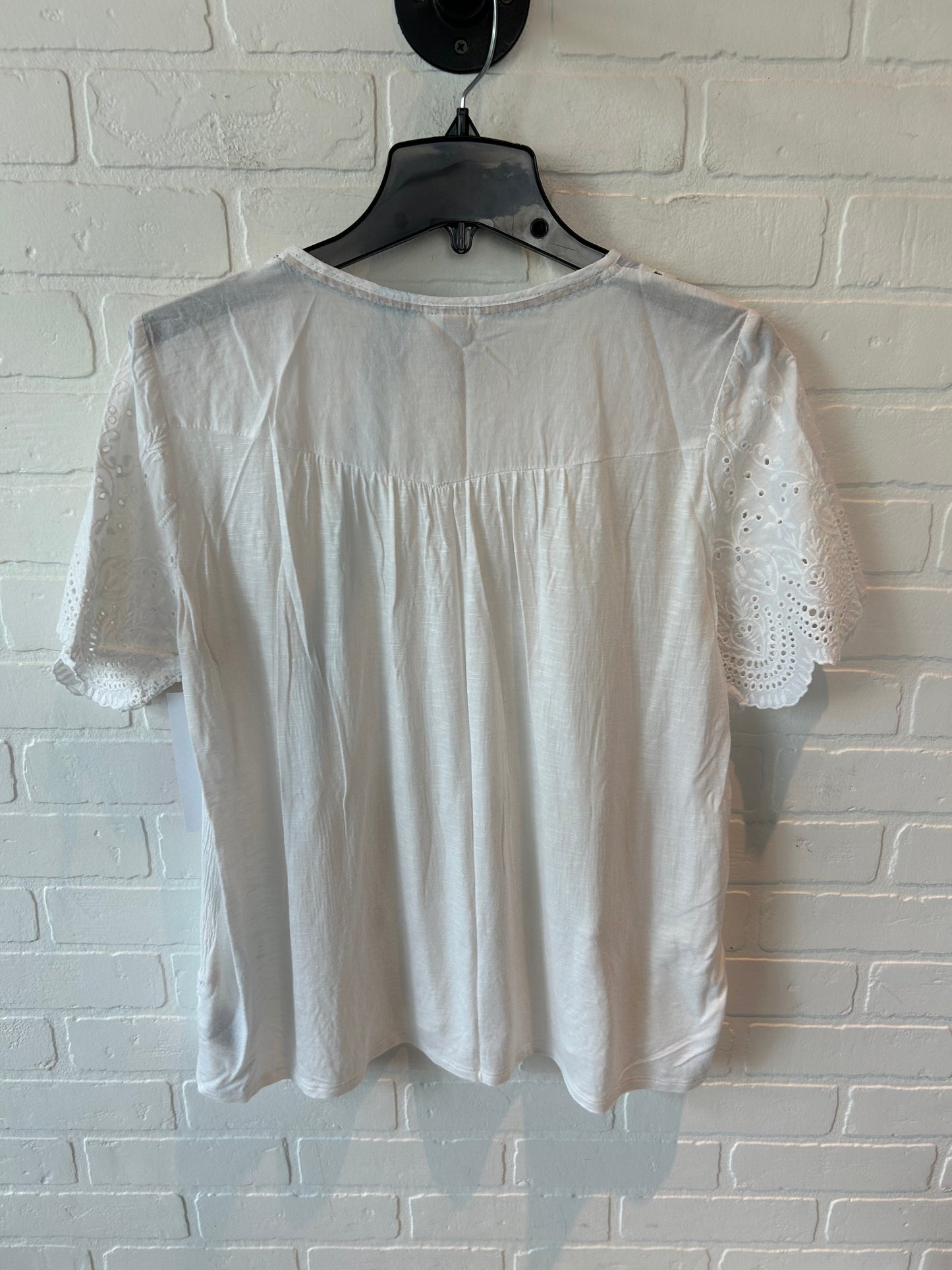 Top Short Sleeve By Knox Rose In White, Size: L