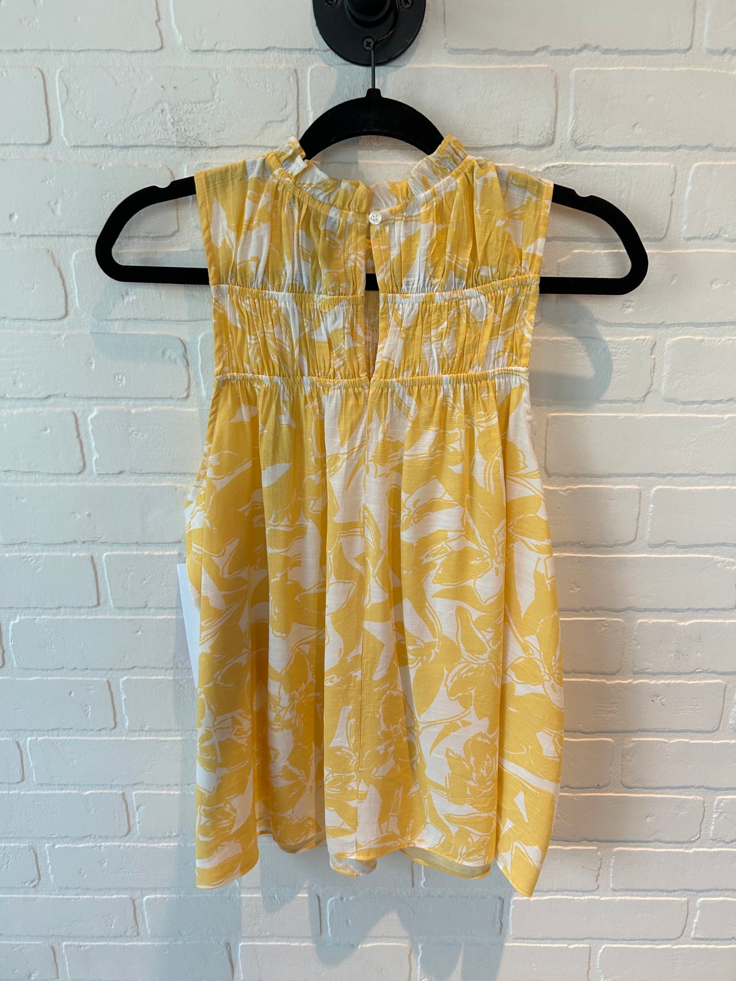 Top Sleeveless By Nine West In Yellow, Size: M