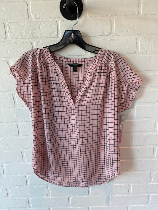 Top Short Sleeve By Banana Republic In Pink, Size: Xs