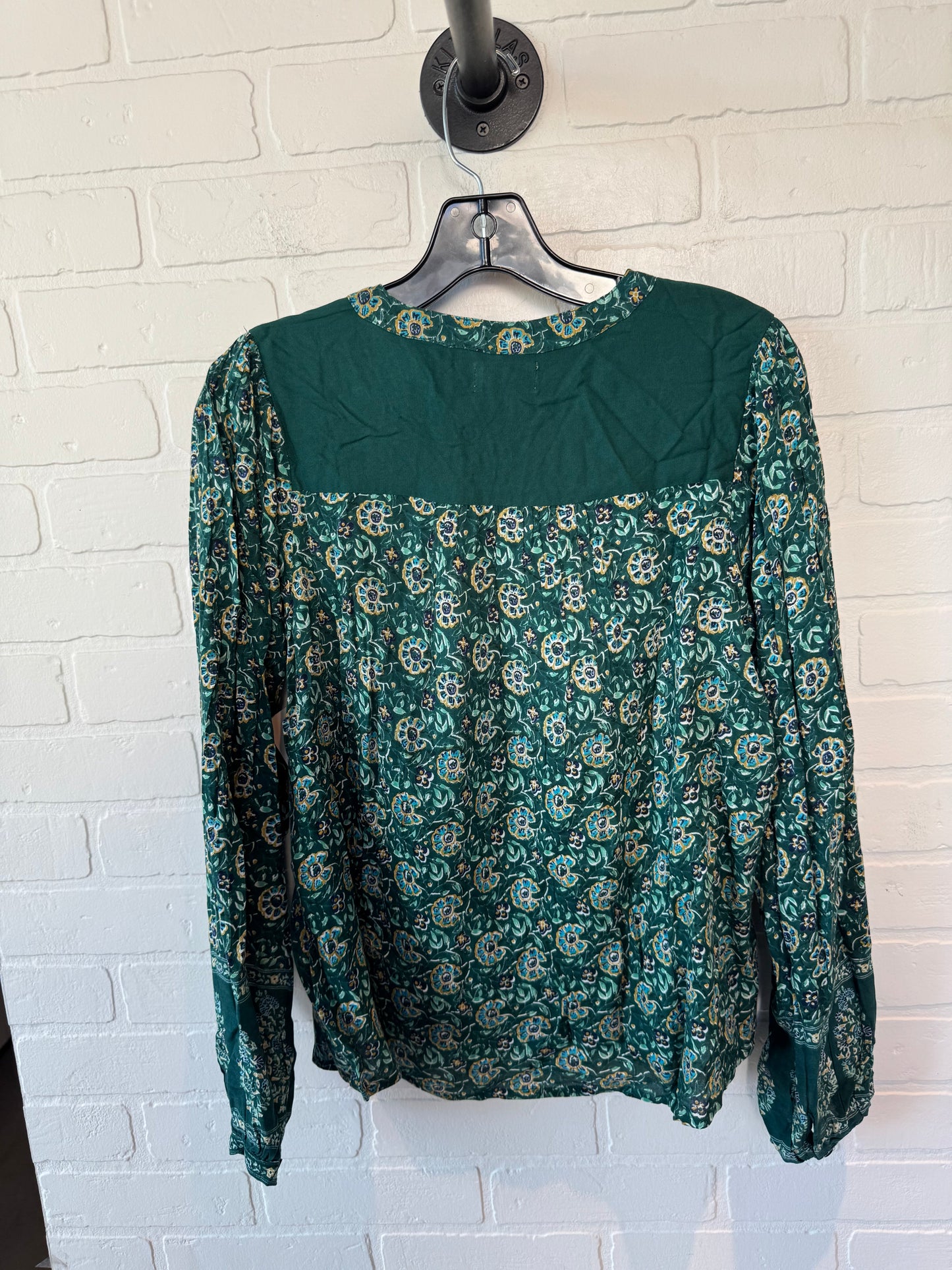 Top Long Sleeve By Clothes Mentor In Green, Size: S